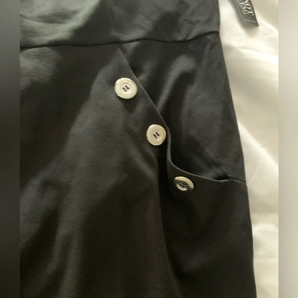 NWT NYC Women’s Knee Length Black Dress, Short Sleeve, 3-Button Pockets; Size XL